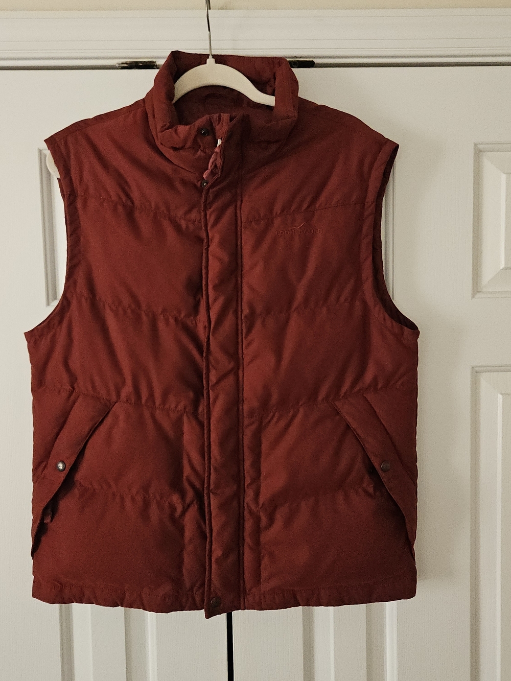 Eddie Bauer Men's M Red 550 Goose Down Puffer Vest Full Zip/Snap Pockets.